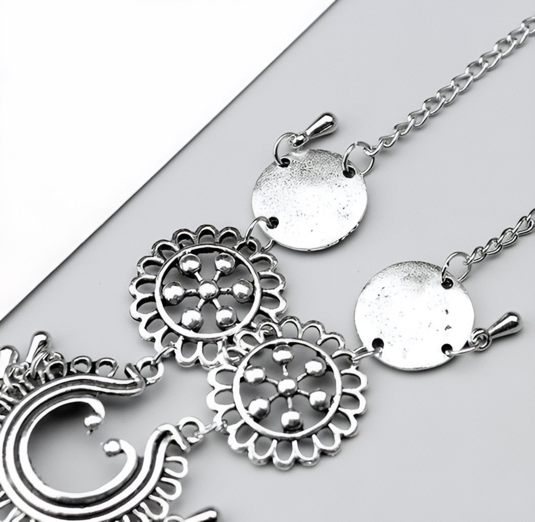 Bohemian Silver Flower Anklet – Antique Hollow Chain Foot Jewelry for Women