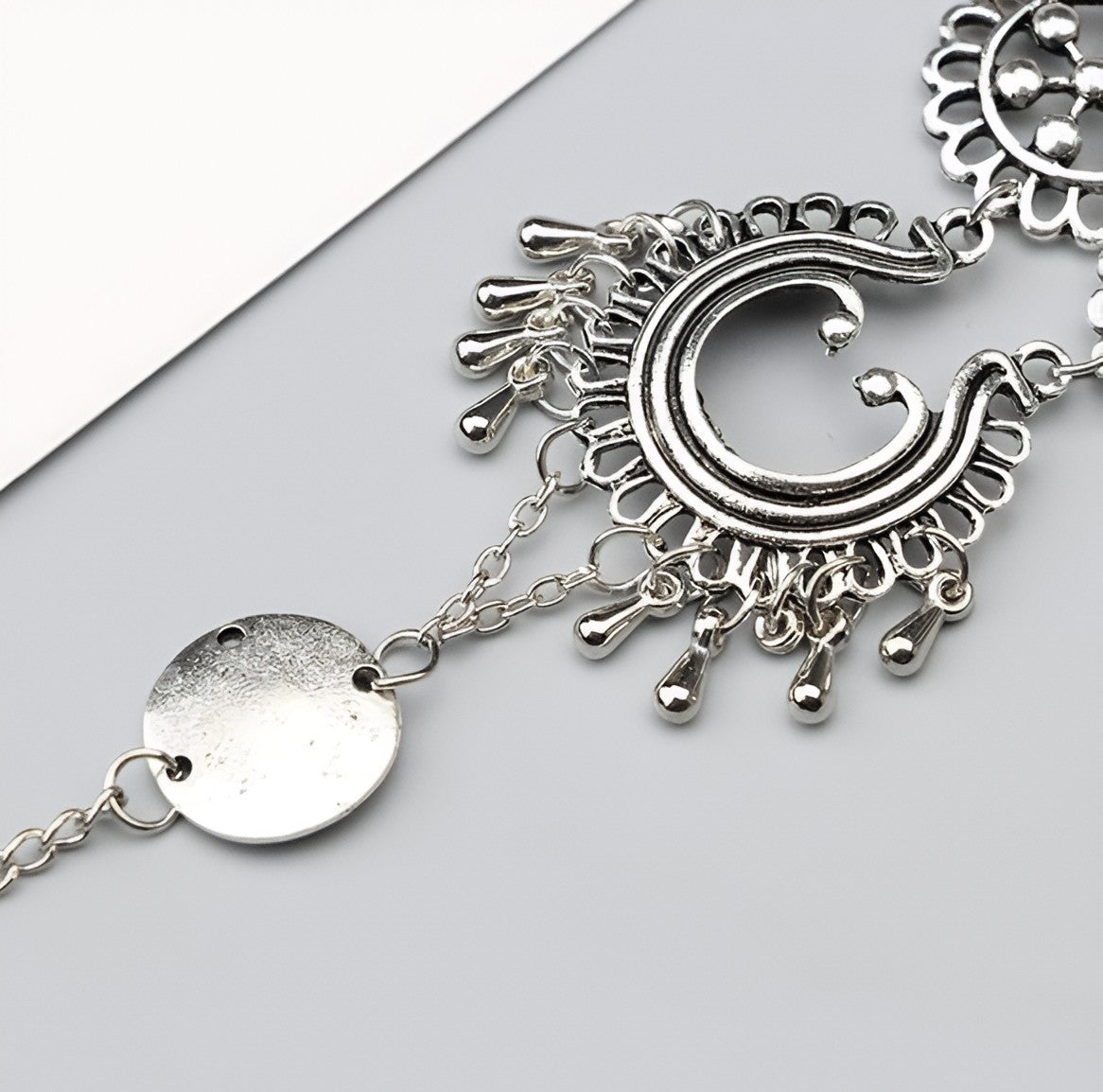 Bohemian Silver Flower Anklet – Antique Hollow Chain Foot Jewelry for Women
