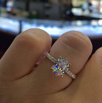 Glam Crystal Ring – Sparkling Women’s Fashion Ring